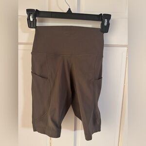 NWT Nike Women's One Dri-Fit High-Waisted 8" Biker Shorts With Pockets